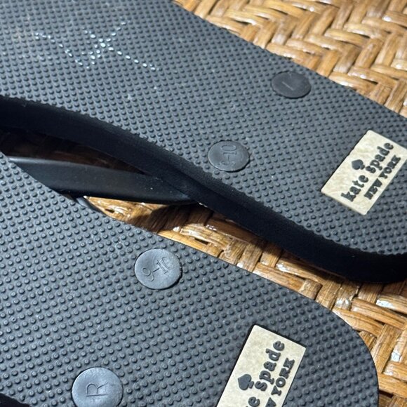 Kate Spade New York Womens Lipstick Print Flip Flops With Bow Accent Size 9/10 - Picture 6 of 7